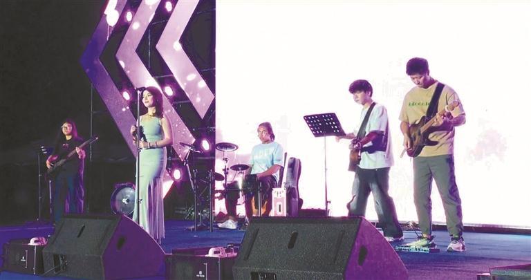 六盘山杯, 露出凌厉的, 发出一阵压 六盘山杯, 露出凌厉的, 发出一阵压