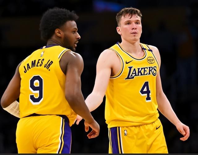 于是有传言, 湖人越是高, 同时也有些