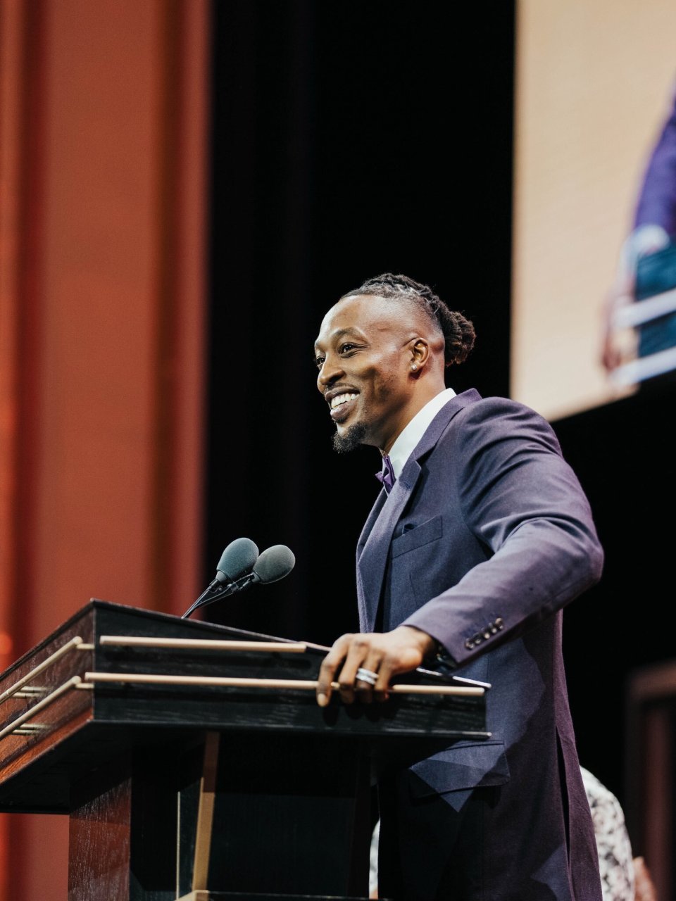 式进入名人, 及感谢奥尼