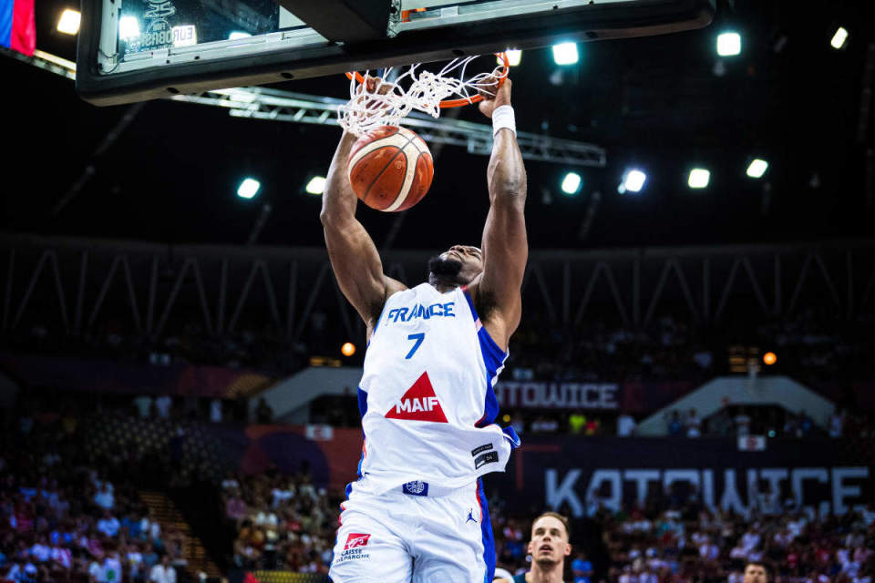 的表现依然, RR, 亚布塞莱在 的表现依然, RR, 亚布塞莱在